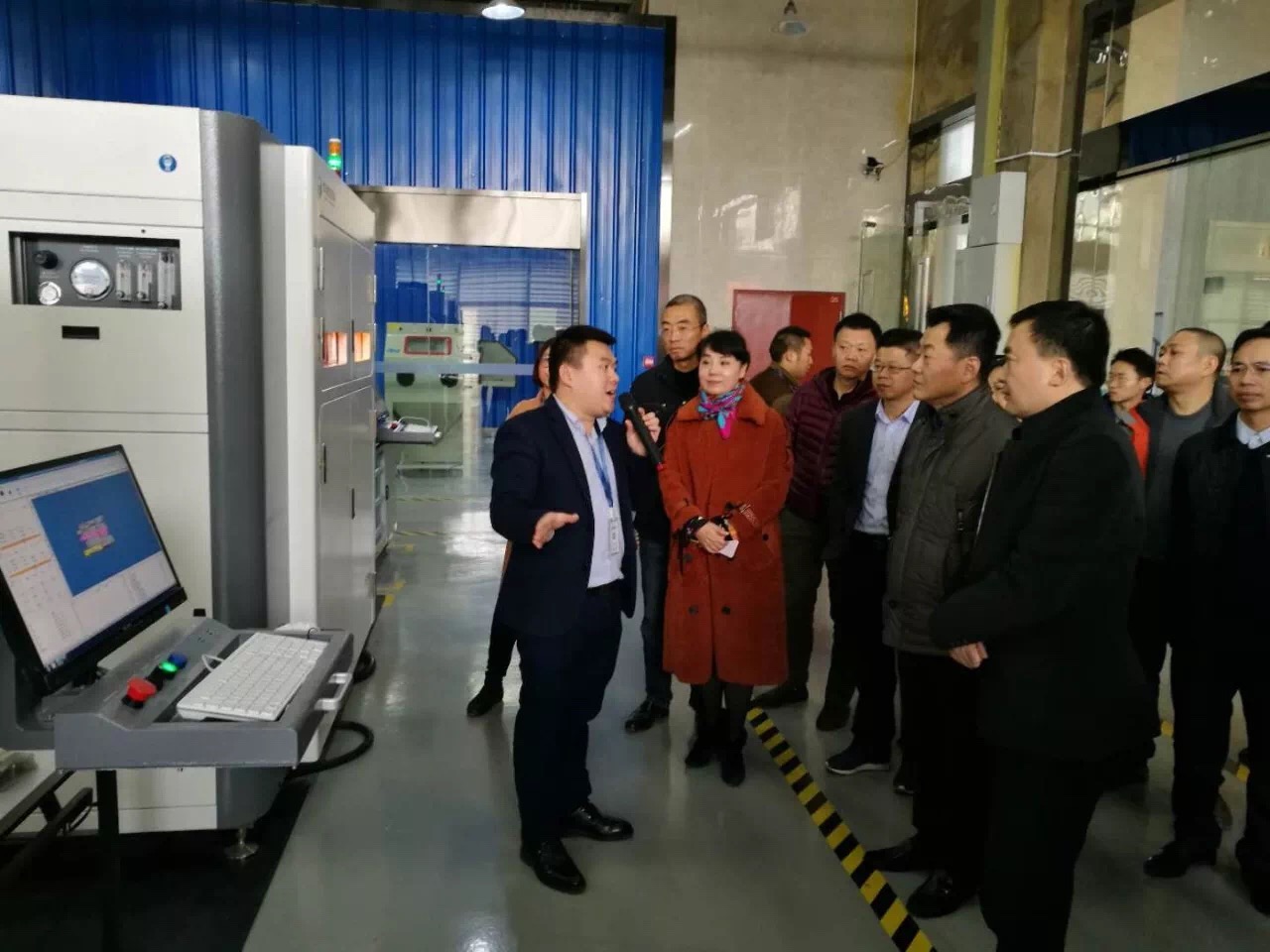孙书记、聂校长一行考察了解3D研发及生产体系
